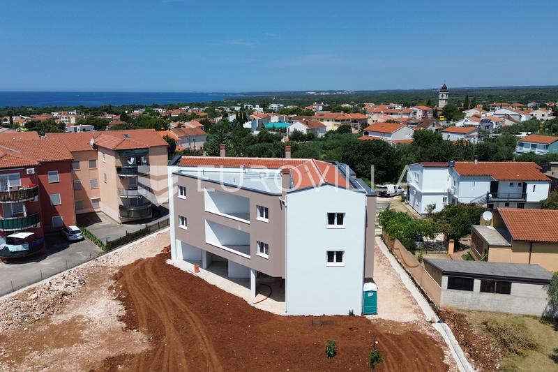Istra, Peroj, moderan stan s garažom i direktnim pogledom na more - 14
