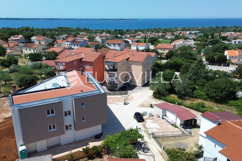 Istra, Peroj, moderan stan s garažom i direktnim pogledom na more - 12