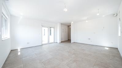 Zagreb, Resnik, Premium Quality Three-Bedroom Apartment with Garden, NEW BUILD