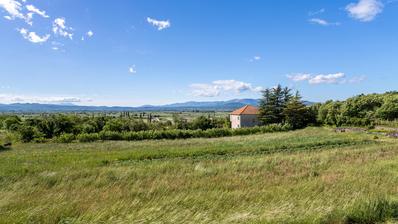 Sinj, Glavice, građevinsko zemljište površine 725 m²
