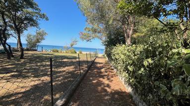 Istria, Peroj agricultural land 50 meters from the sea with a registered foundation