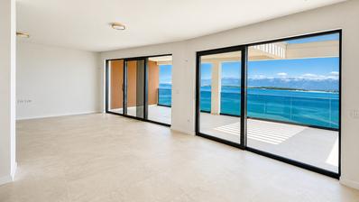 Zadar, Privlaka, ylellinen kahden makuuhuoneen huoneisto, 1. rivi merelle, 126,38 m²