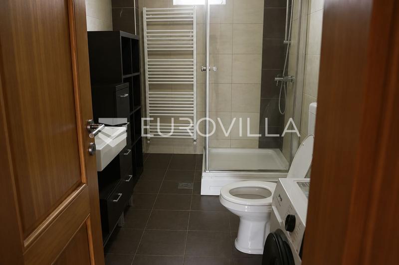 Vinkovci, Centrum, dům 655 m² - 11