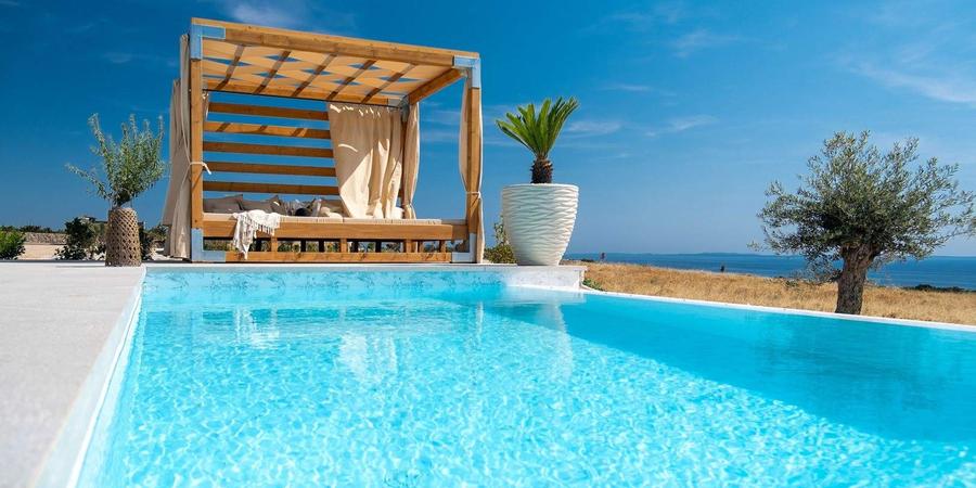 Održavanje luksuznih nekretnina ljeti - kako zaštititi vrijednost kad temperature narastu?
